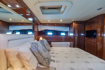 2004 MANGUSTA 72 - photo 29