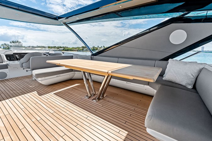 Photo of SUNSEEKER Dolce Far Niente 88'