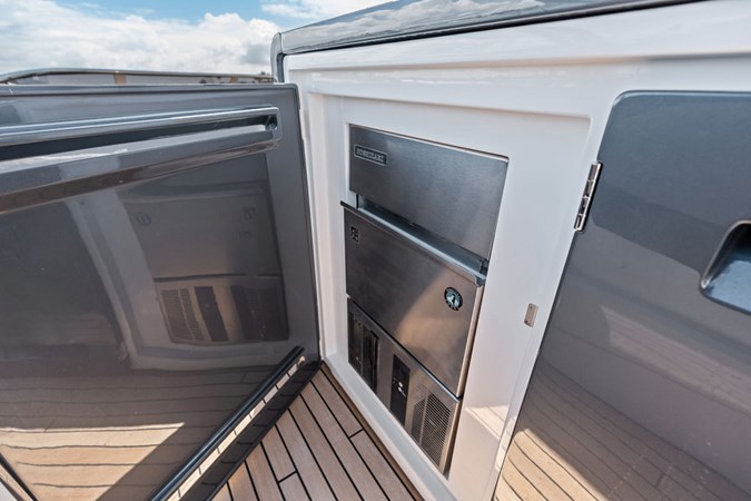 Photo of SUNSEEKER Dolce Far Niente 88'