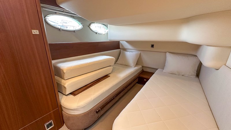 Photo of PRINCESS YACHTS PRINCESS 42 (P42354) 44' 3