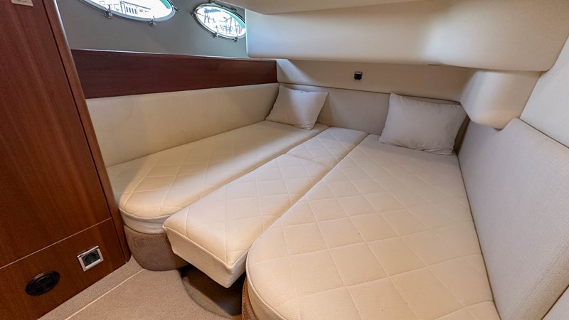 Photo of PRINCESS YACHTS PRINCESS 42 (P42354) 44' 3