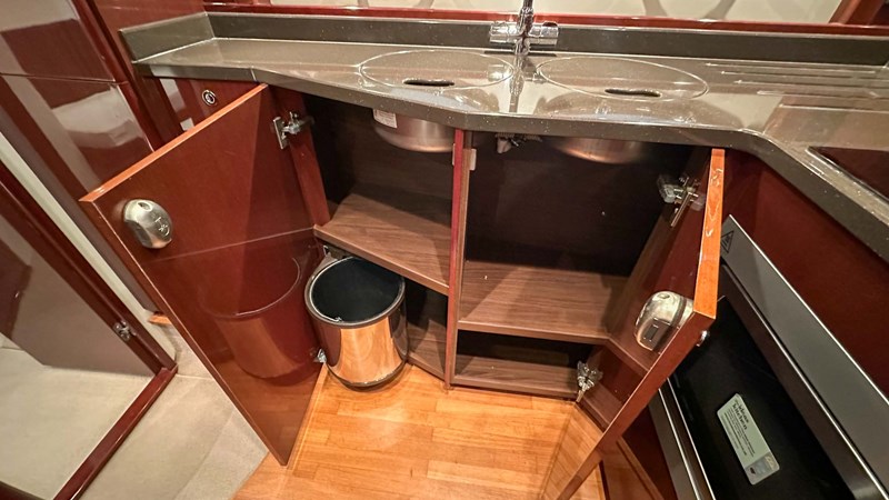 Photo of PRINCESS YACHTS PRINCESS V45 (V45172) 47' 1