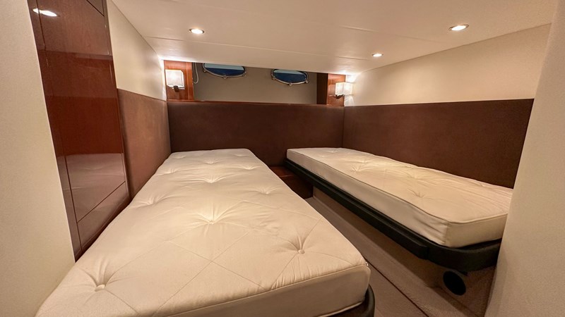 Photo of PRINCESS YACHTS PRINCESS V45 (V45172) 47' 1