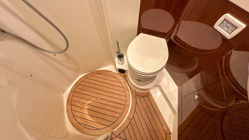 Photo of PRINCESS YACHTS PRINCESS V45 (V45172) 47' 1