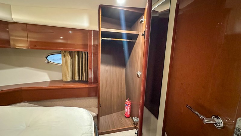 Photo of PRINCESS YACHTS PRINCESS V45 (V45172) 47' 1