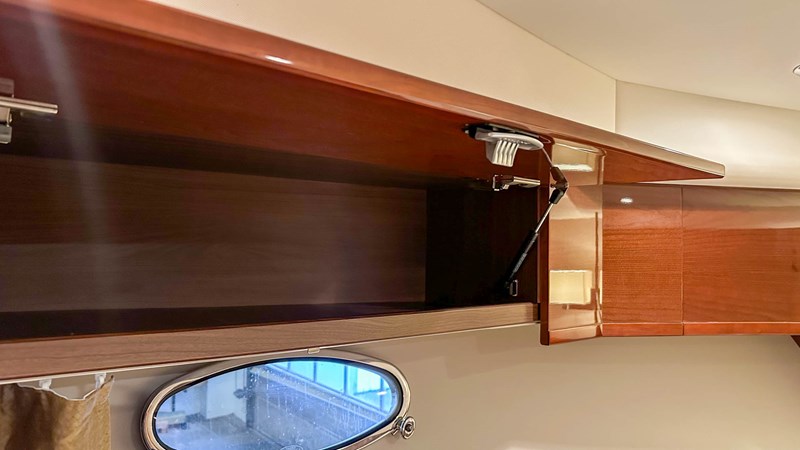 Photo of PRINCESS YACHTS PRINCESS V45 (V45172) 47' 1