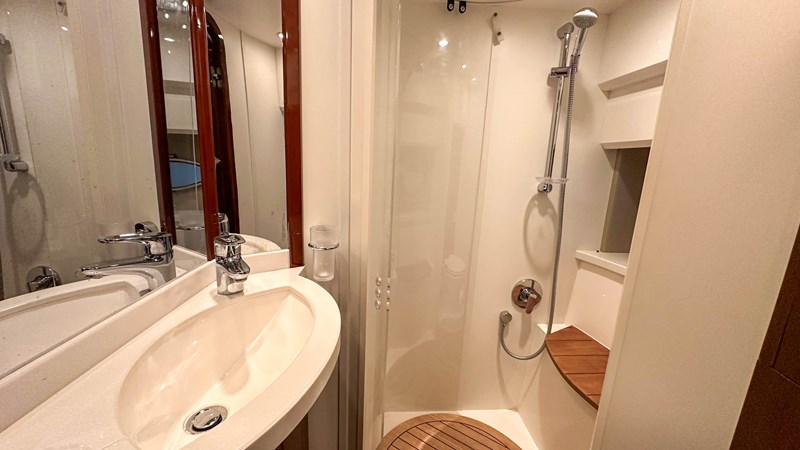 Photo of PRINCESS YACHTS PRINCESS V45 (V45172) 47' 1