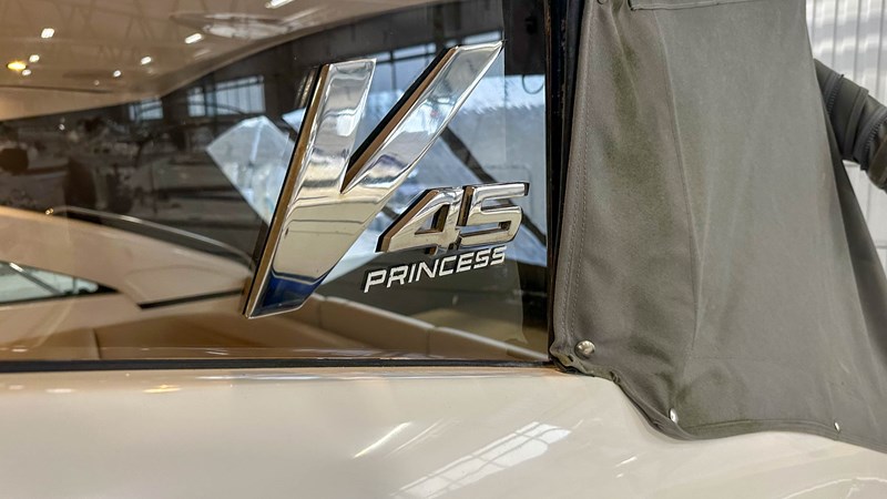 Photo of PRINCESS YACHTS PRINCESS V45 (V45172) 47' 1