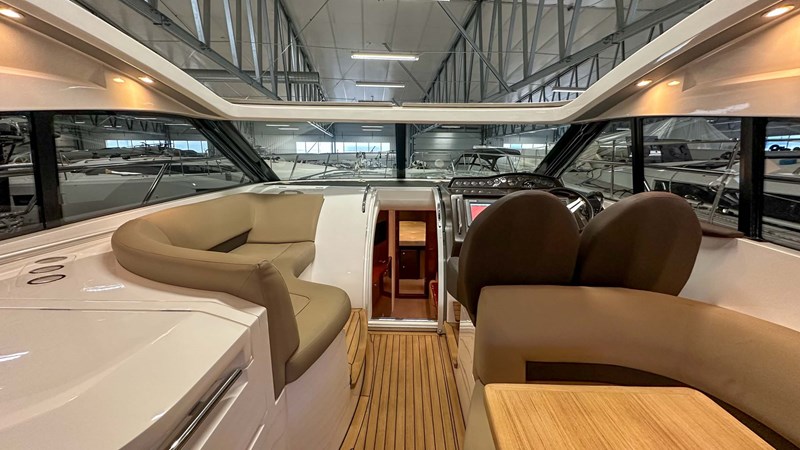 Photo of PRINCESS YACHTS PRINCESS V45 (V45172) 47' 1