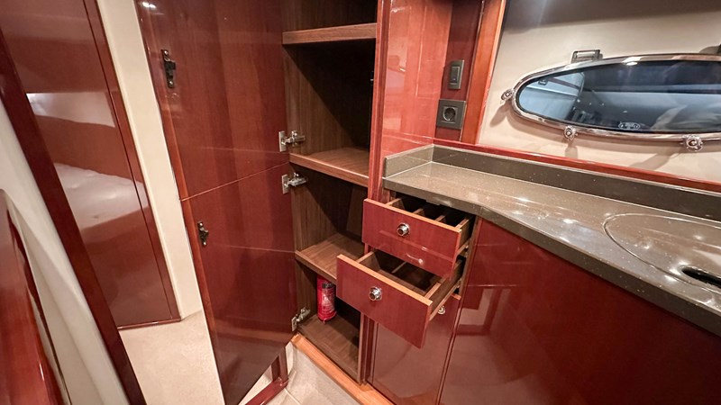Photo of PRINCESS YACHTS PRINCESS V45 (V45172) 47' 1