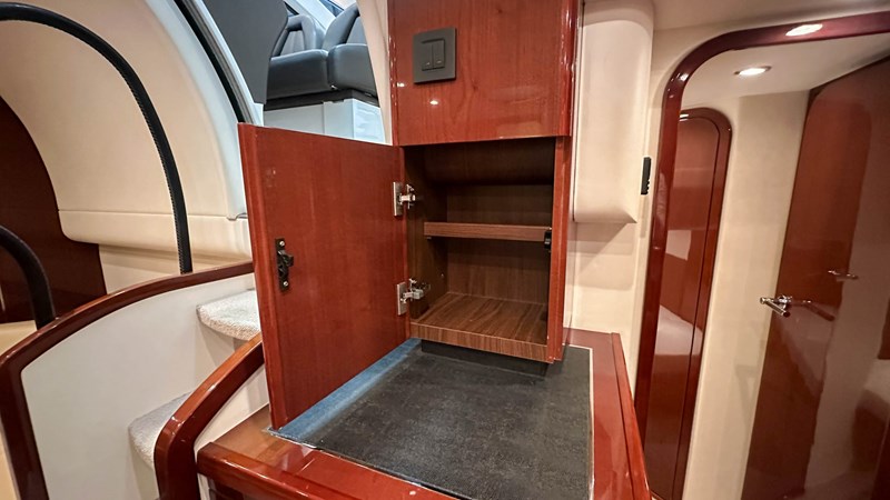 Photo of PRINCESS YACHTS PRINCESS V45 (V45172) 47' 1