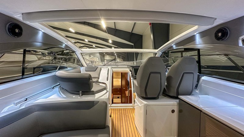 Photo of PRINCESS YACHTS PRINCESS V40 (V40115) 42' 8