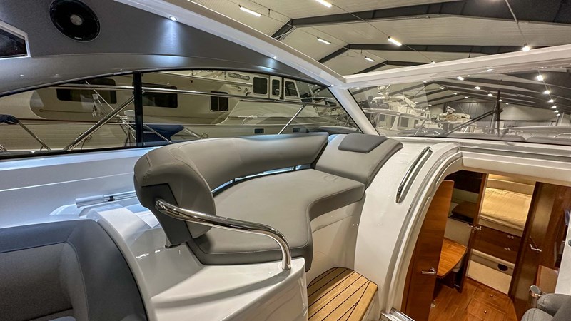 Photo of PRINCESS YACHTS PRINCESS V40 (V40115) 42' 8