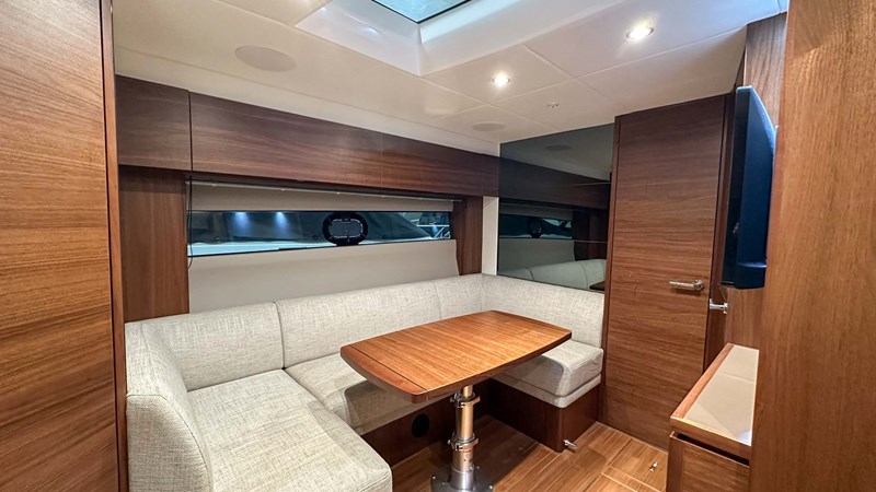 Photo of PRINCESS YACHTS PRINCESS V40 (V40115) 42' 8