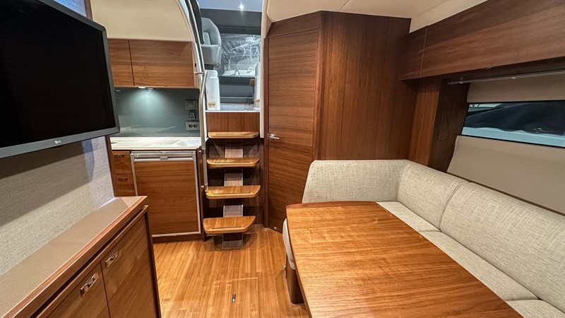 Photo of PRINCESS YACHTS PRINCESS V40 (V40115) 42' 8