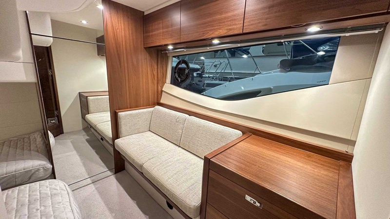 Photo of PRINCESS YACHTS PRINCESS V40 (V40115) 42' 8