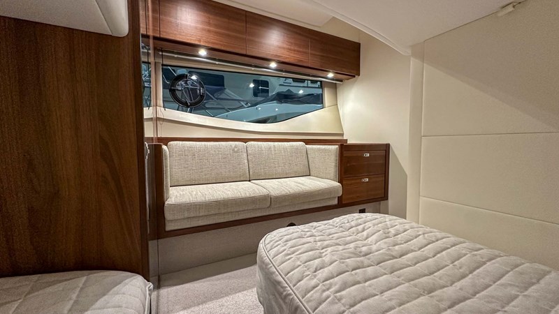 Photo of PRINCESS YACHTS PRINCESS V40 (V40115) 42' 8