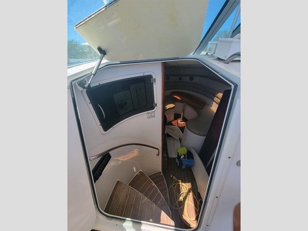 Photo of CENTURY BOATS 32' Century 2004 3200 WA 32' 1