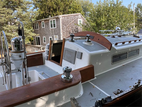 Photo of ALBERG SAILBOATS 37' Alberg 1972 Whitby 37' 1