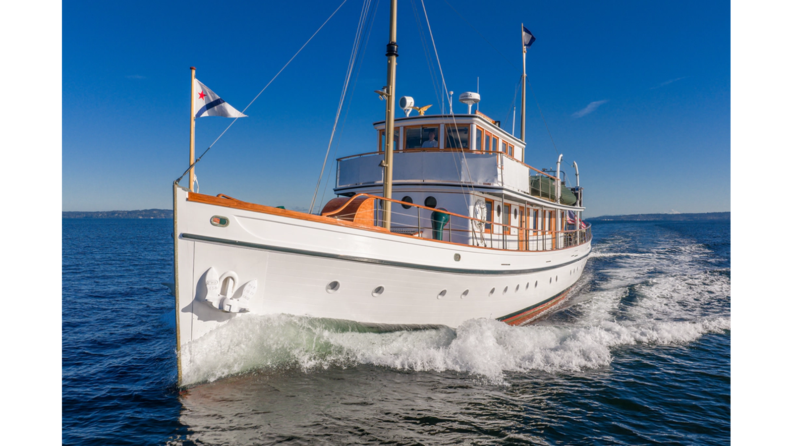 Blue Peter — 1928 Custom Fan Tail Motor Yacht — fotoğraf 4