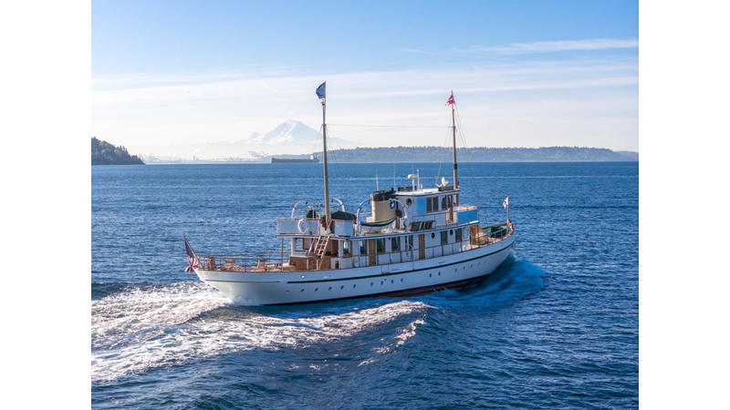 Photo of CUSTOM Blue Peter 96'