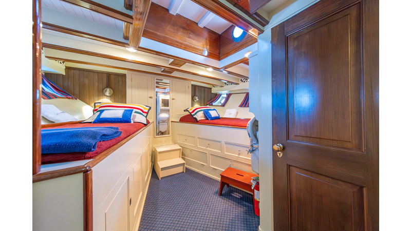 Photo of CUSTOM Blue Peter 96'