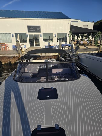 Photo of VANDUTCH SPECTRE 40'