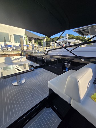 Photo of VANDUTCH SPECTRE 40'