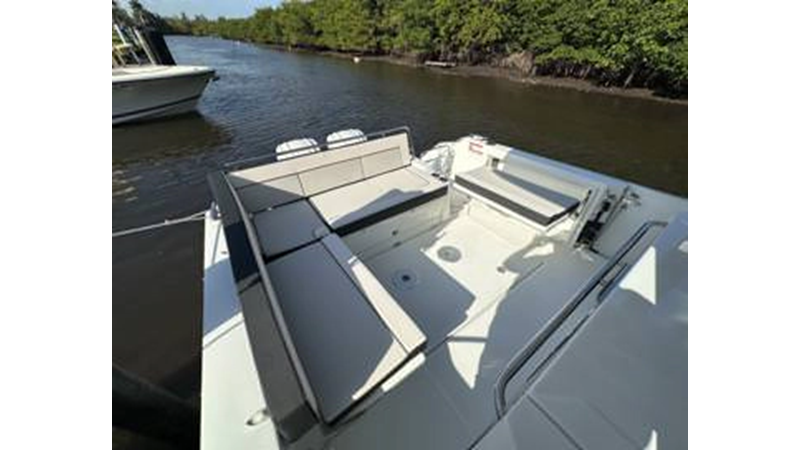 Photo of JEANNEAU No Name 35'