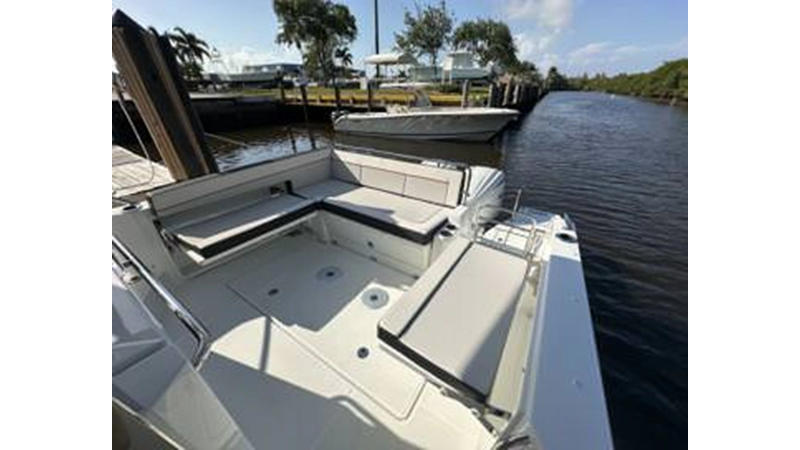 Photo of JEANNEAU No Name 35'