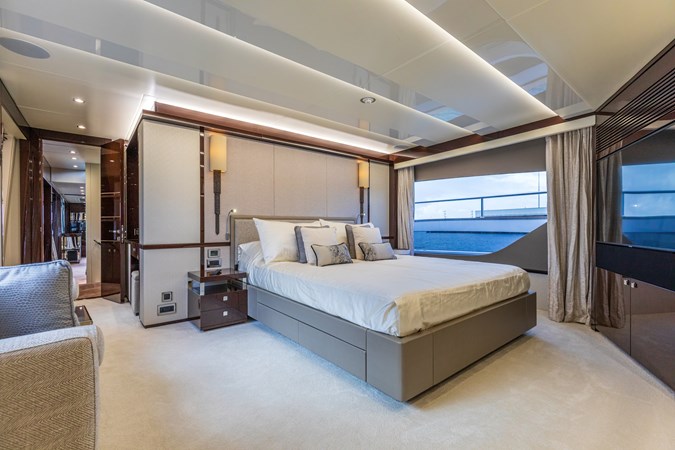 Photo of SUNSEEKER CLOUDIA 92' 2