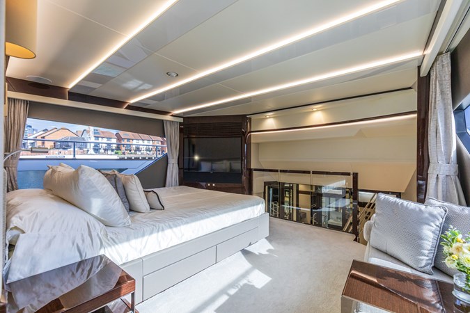 Photo of SUNSEEKER CLOUDIA 92' 2