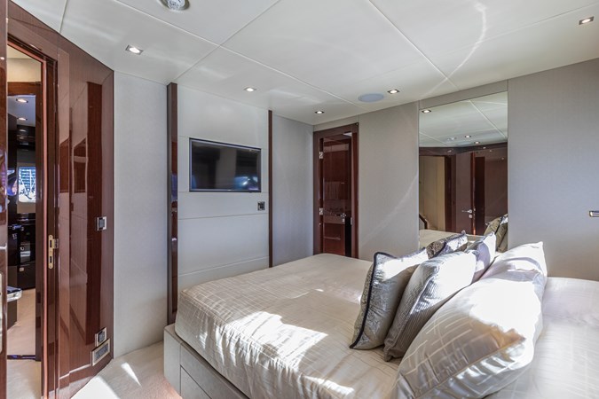 Photo of SUNSEEKER CLOUDIA 92' 2