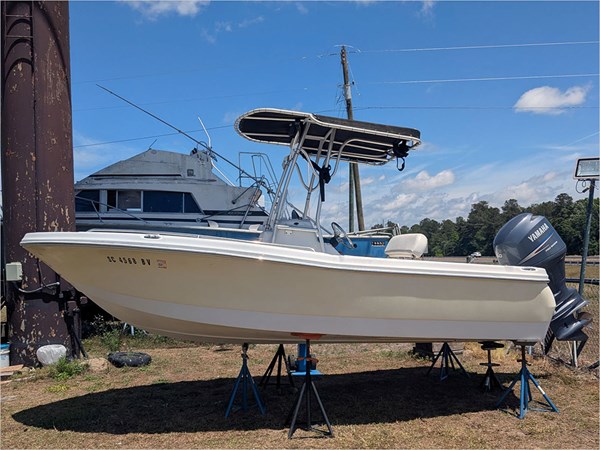 Photo of POLAR 19' Polar 2006 1900 CC 19' 1