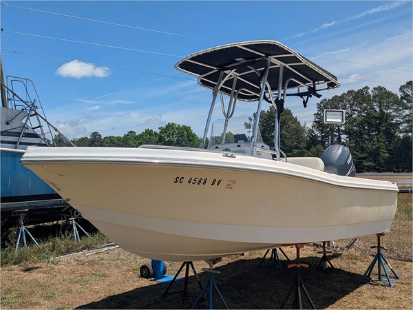 Photo of POLAR 19' Polar 2006 1900 CC 19' 1