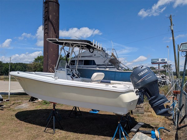 Photo of POLAR 19' Polar 2006 1900 CC 19' 1