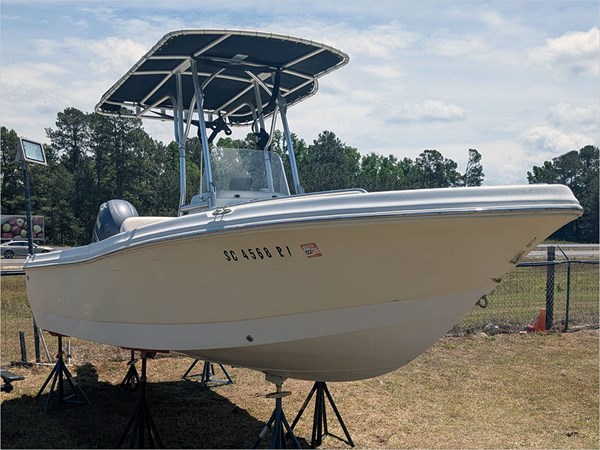 Photo of POLAR 19' Polar 2006 1900 CC 19' 1