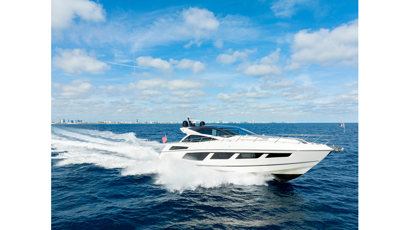 2018 SUNSEEKER Predator 68