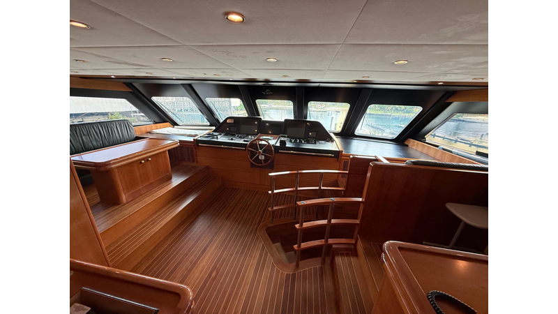 Photo of SES CUSTOM SUNRISE 112'