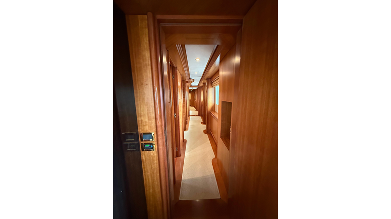 Photo of SES CUSTOM SUNRISE 112'