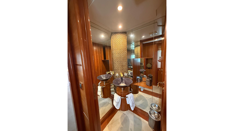 Photo of SES CUSTOM SUNRISE 112'