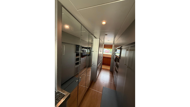 Photo of SES CUSTOM SUNRISE 112'