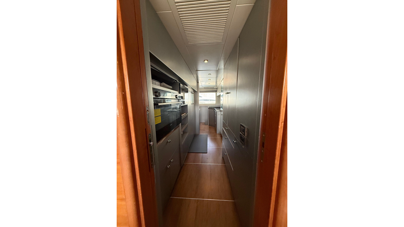 Photo of SES CUSTOM SUNRISE 112'