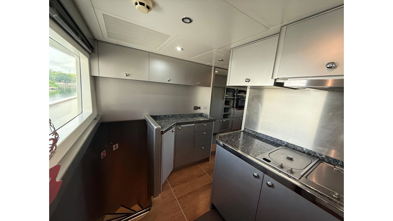 Photo of SES CUSTOM SUNRISE 112'