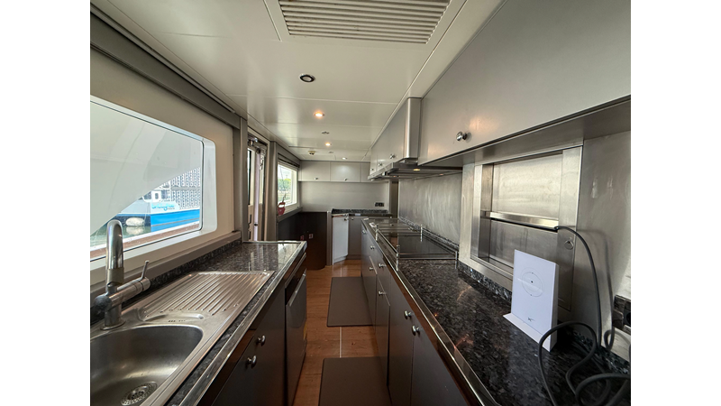 Photo of SES CUSTOM SUNRISE 112'