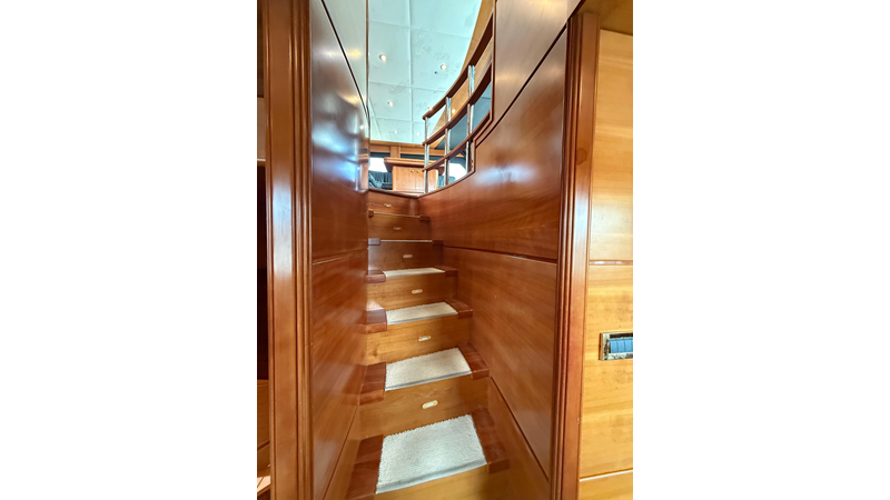 Photo of SES CUSTOM SUNRISE 112'