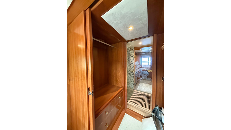 Photo of SES CUSTOM SUNRISE 112'