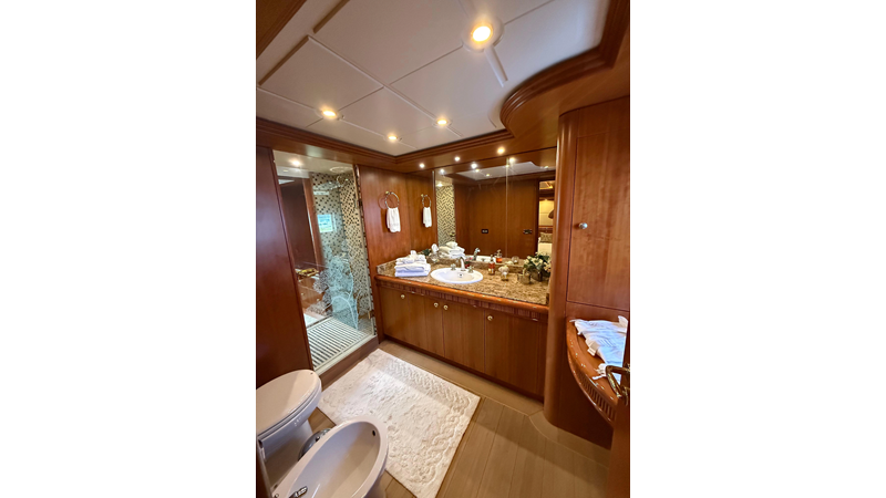 Photo of SES CUSTOM SUNRISE 112'