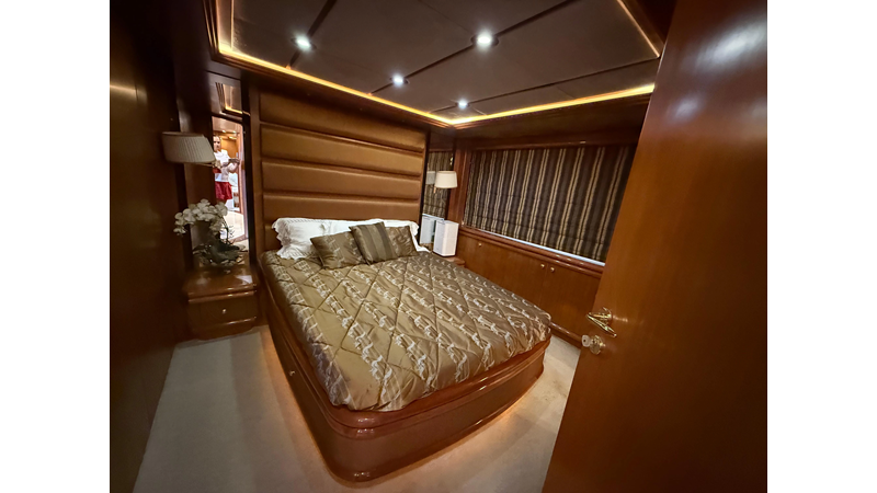 Photo of SES CUSTOM SUNRISE 112'