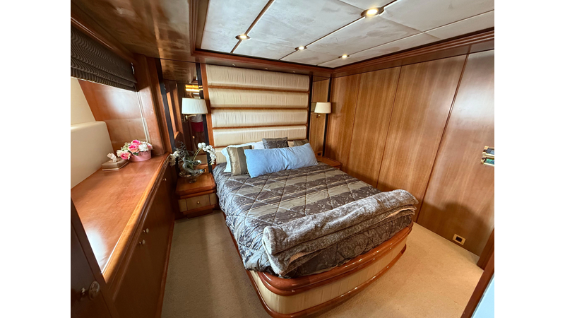 Photo of SES CUSTOM SUNRISE 112'